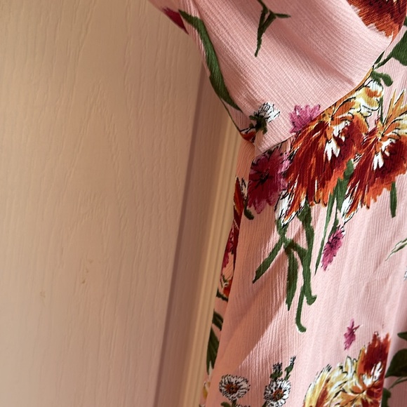 Floral Print Blouse comfortable and nice weight for all seasons. - Picture 5 of 7